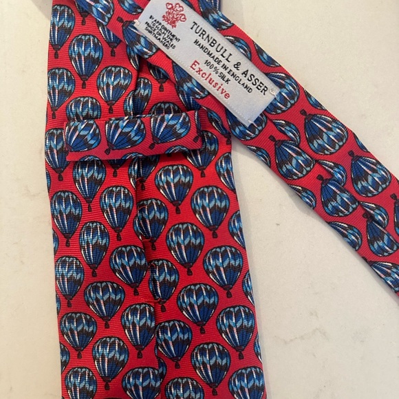 Turnbull and Asser 100% silk necktie - Picture 3 of 3